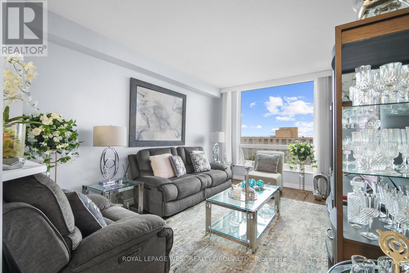 805 - 326 Major Mackenzie Drive E, Richmond Hill (Crosby), Ontario  L4C 8T4 - Photo 7 - N13052816