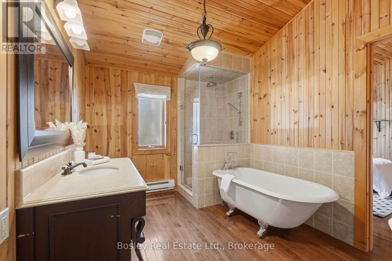 150 St Moritz Crescent, Blue Mountains, Ontario  L9Y 0S6 - Photo 11 - X13049254