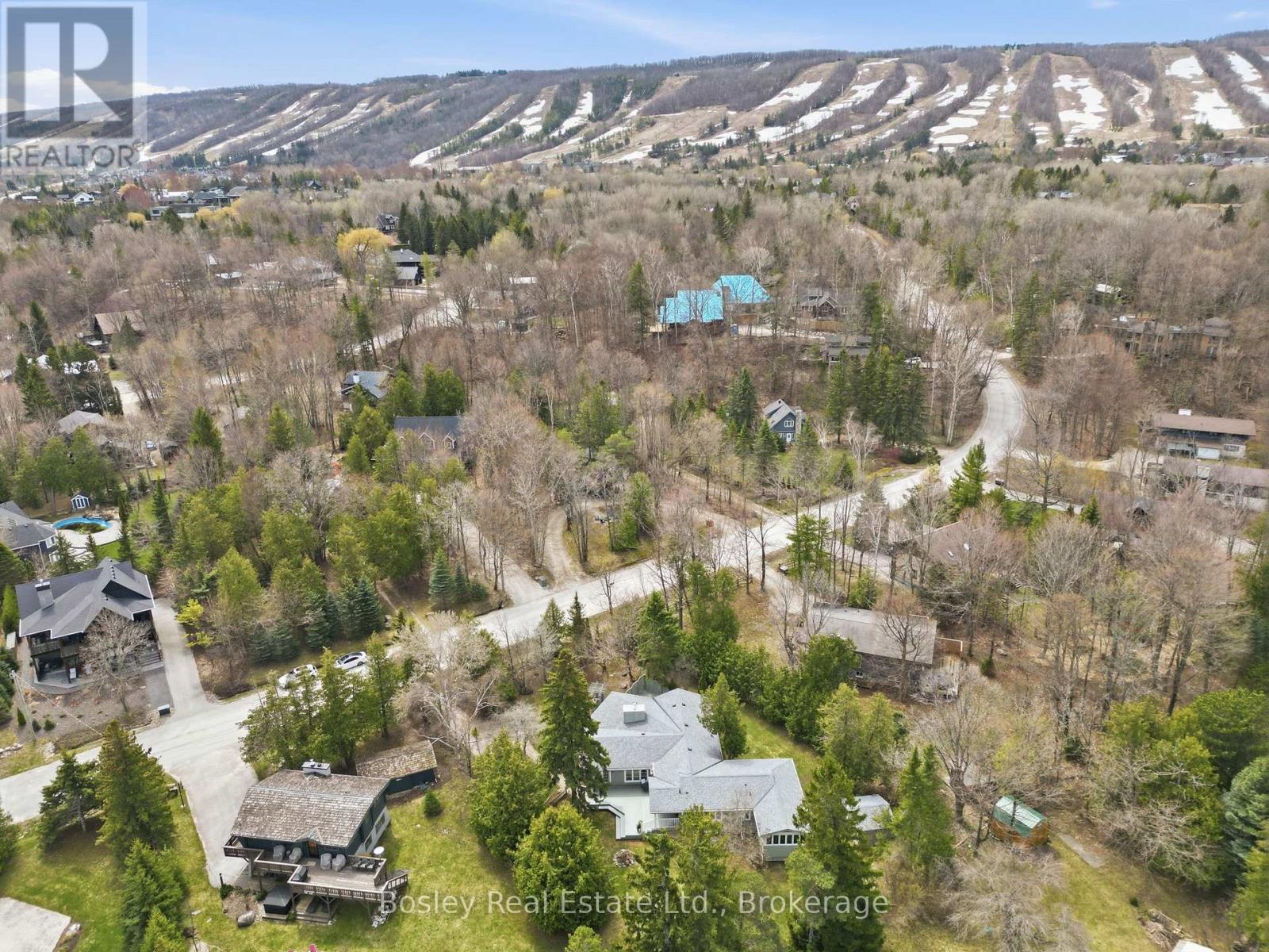 150 St Moritz Crescent, Blue Mountains, Ontario  L9Y 0S6 - Photo 44 - X13049254