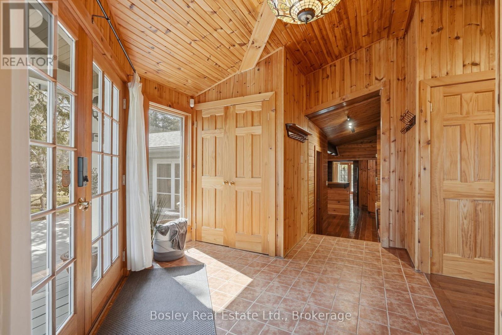 150 St Moritz Crescent, Blue Mountains, Ontario  L9Y 0S6 - Photo 7 - X13049254