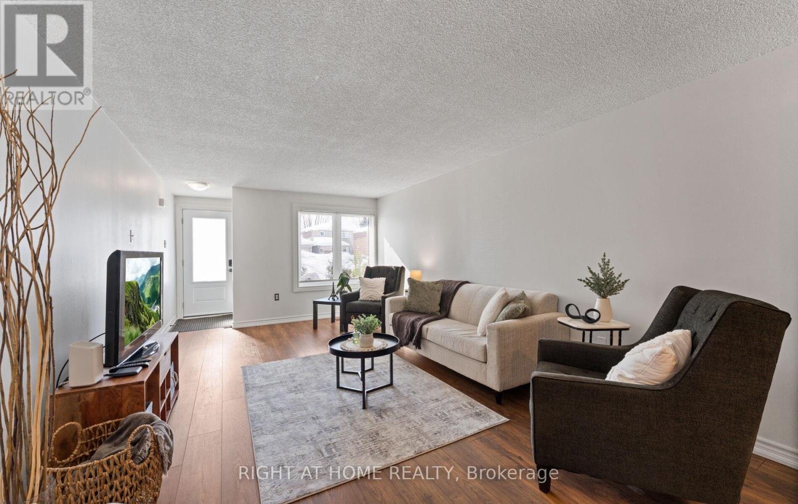 56 Ferguson Drive, Barrie (Northwest), Ontario  L4N 7B5 - Photo 4 - S13052834