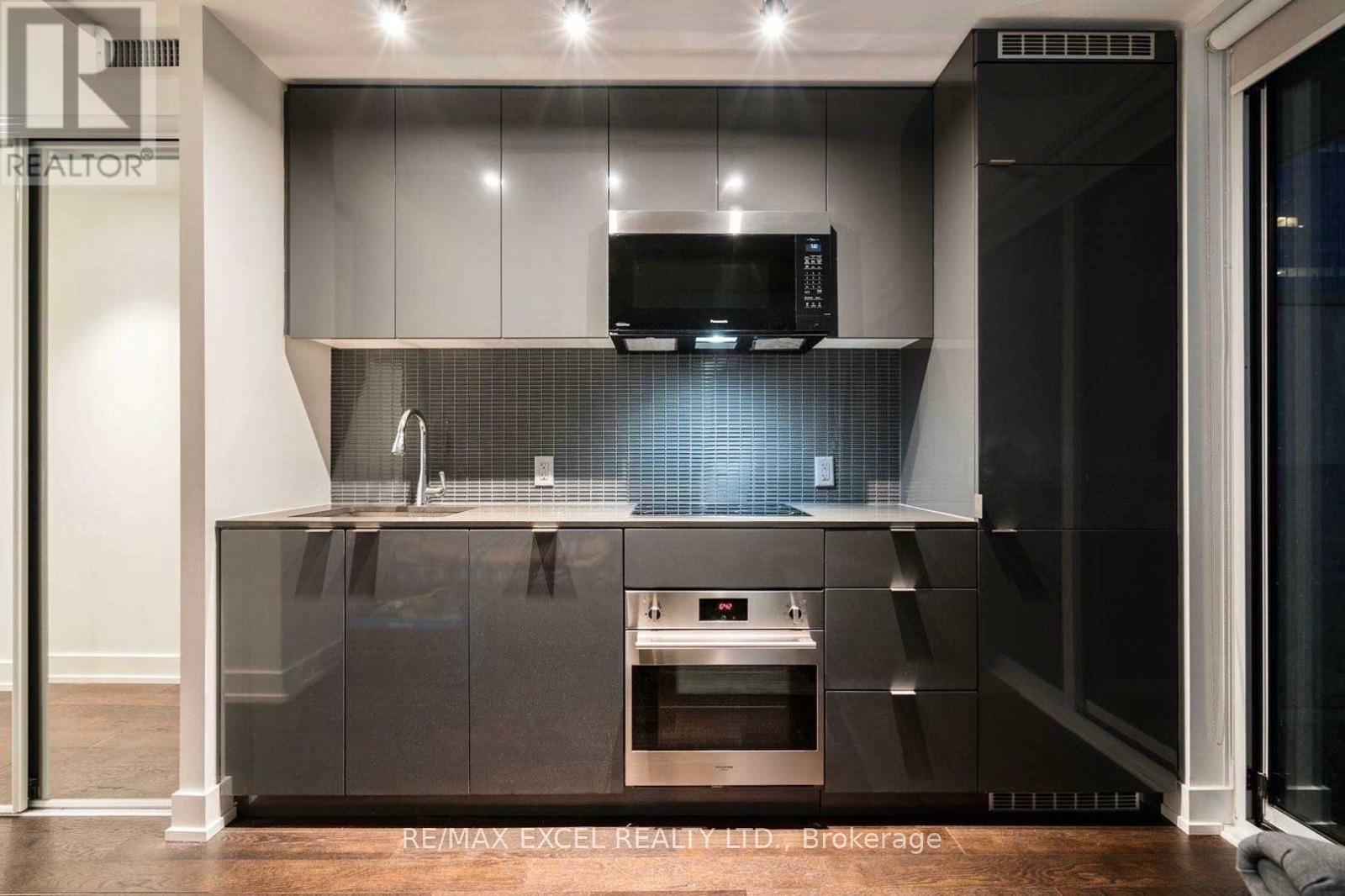 1802 - 7 Grenville Street, Toronto, Ontario  M4Y 0E9 - Photo 5 - C13045456