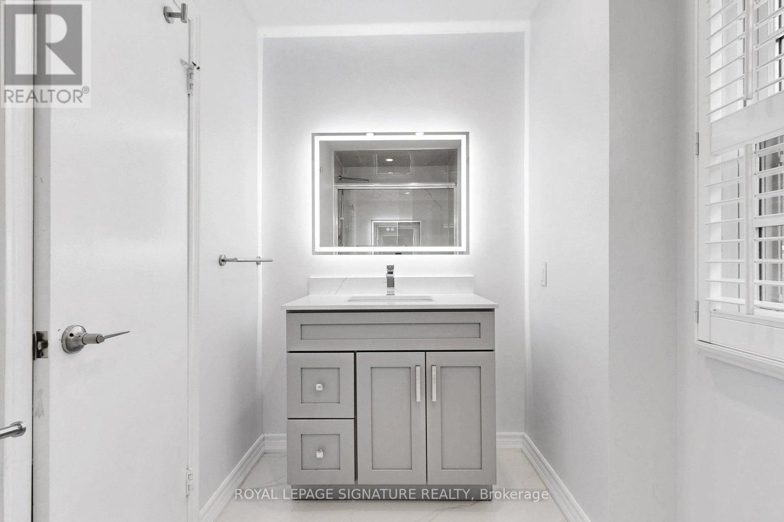 24 Laureleaf Road, Markham, Ontario  L3T 2X5 - Photo 35 - N13038012