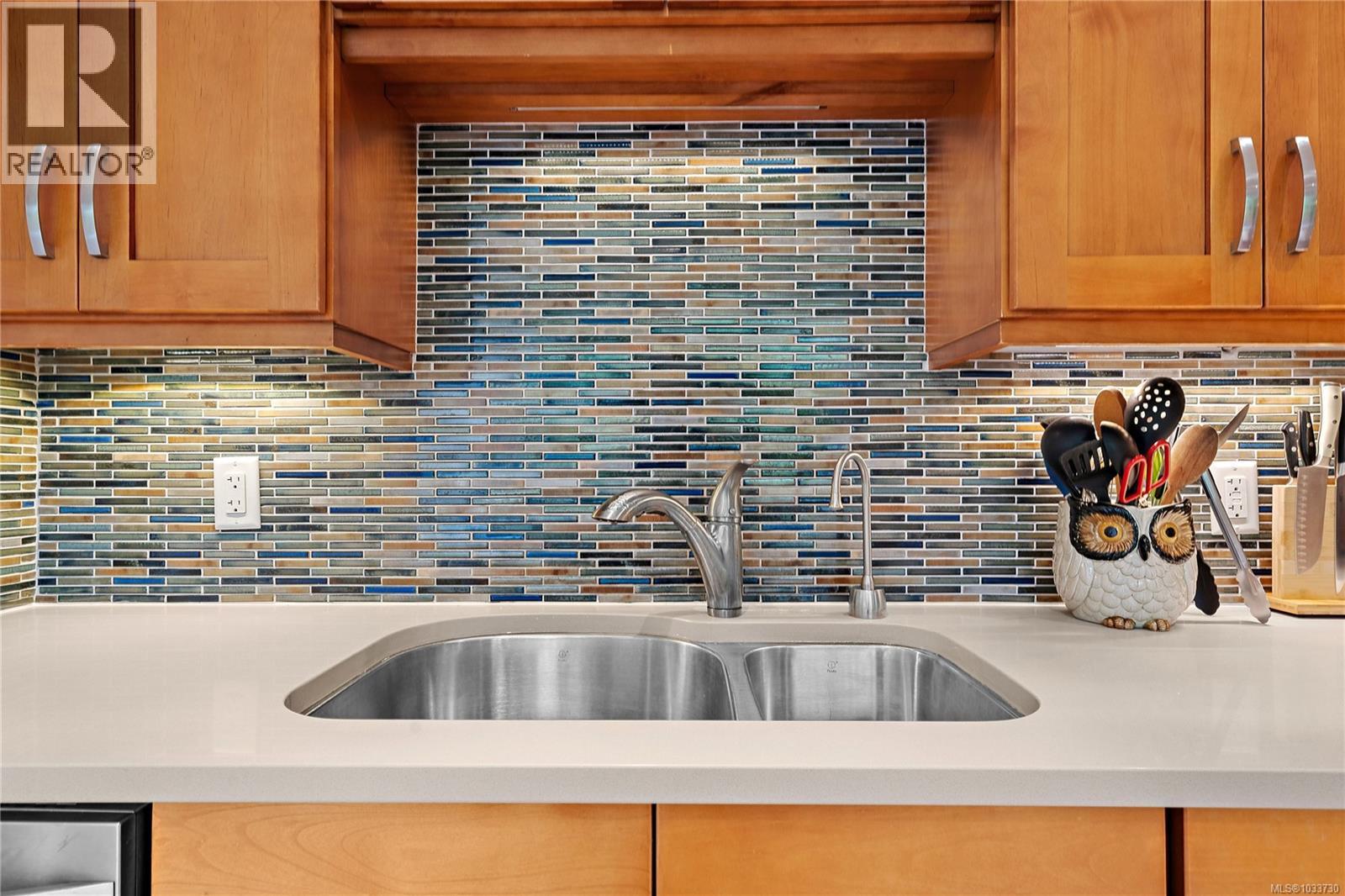 3450 Doncaster Dr, Saanich, British Columbia  V8P 3W1 - Photo 8 - 1033730