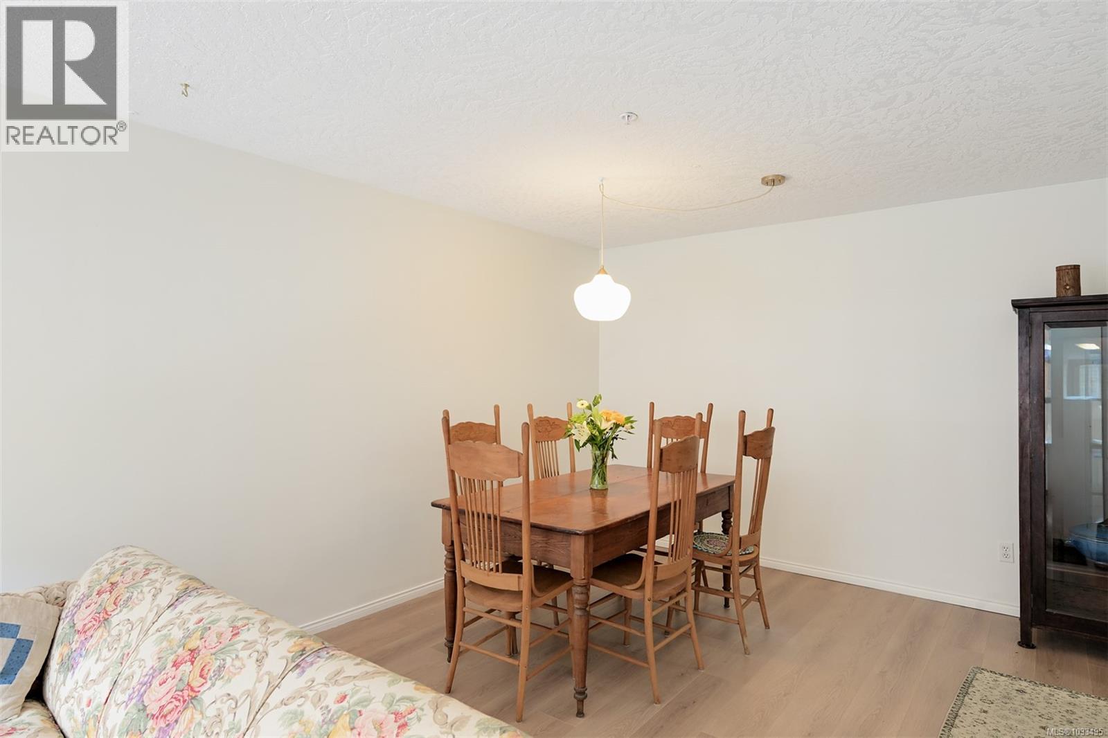 209 1063 Southgate St, Victoria, British Columbia  V8V 2Z1 - Photo 6 - 1033495