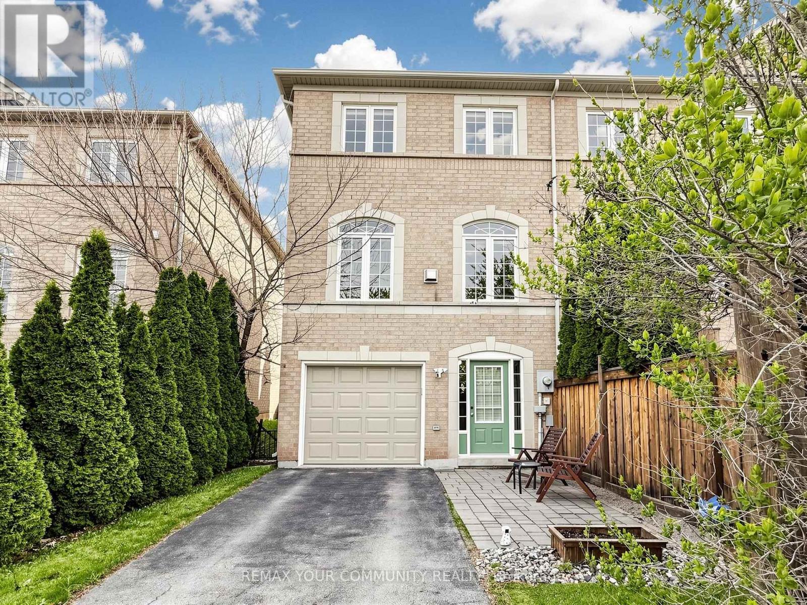 2327 SUTTON DRIVE, Burlington, Ontario