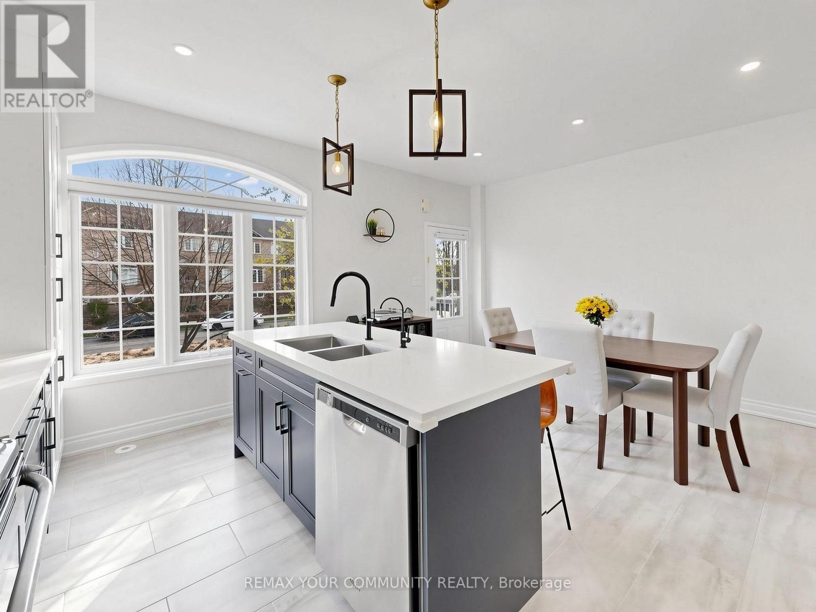 2327 Sutton Drive, Burlington, Ontario  L7L 6Y9 - Photo 19 - W13052756