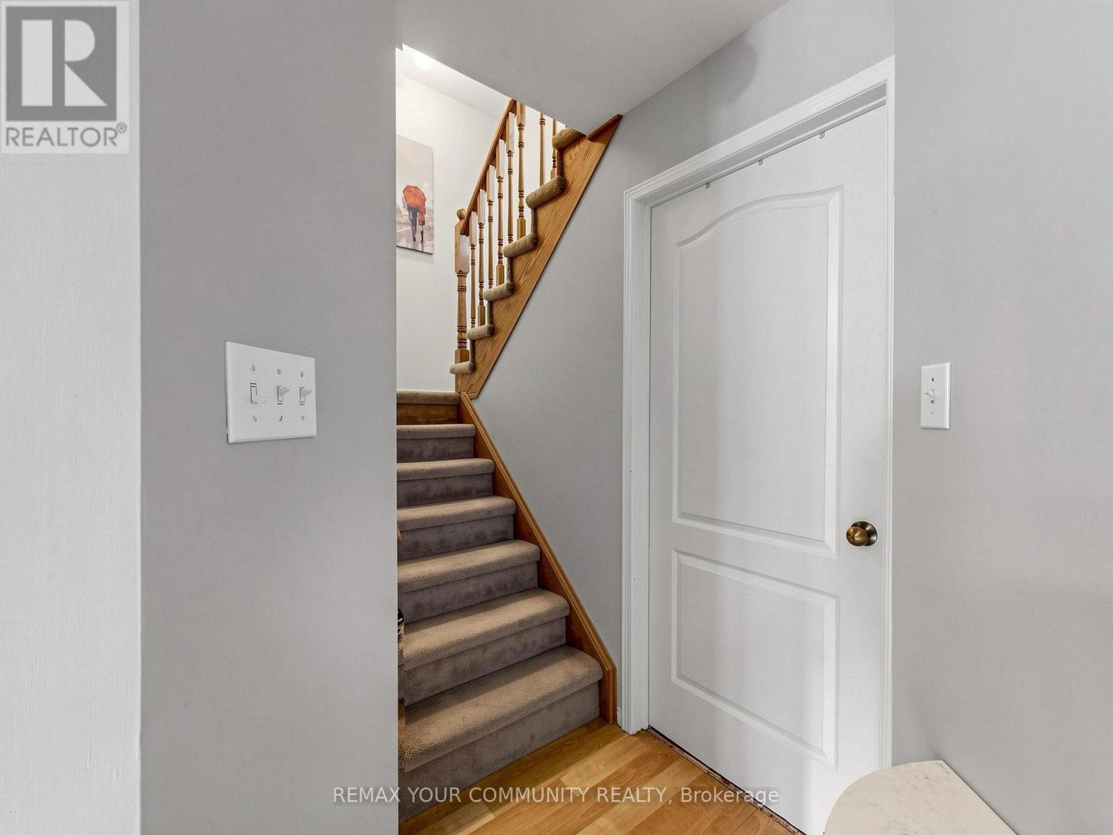 2327 Sutton Drive, Burlington, Ontario  L7L 6Y9 - Photo 6 - W13052756