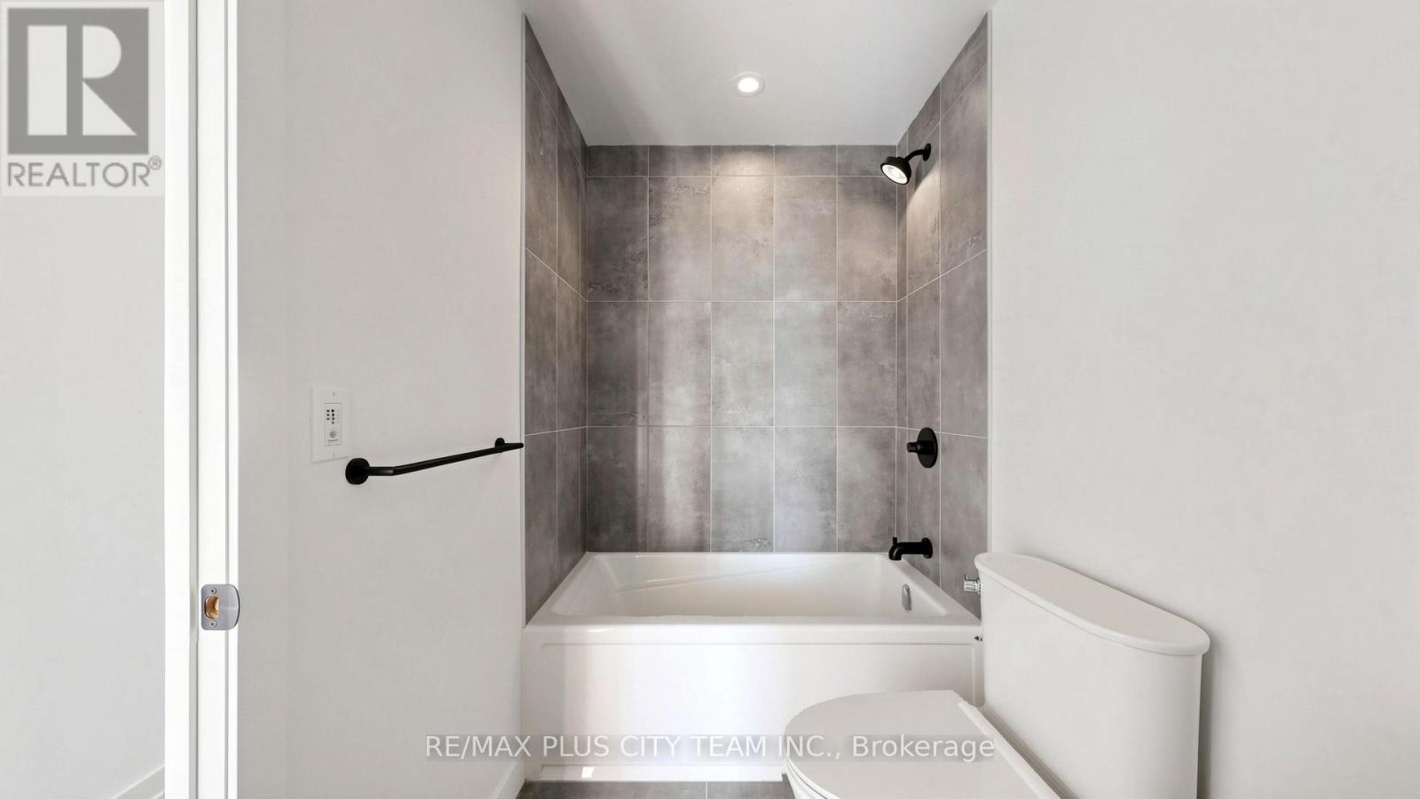 D1210 - 4878 Powers Common, Burlington, Ontario  L7M 2B4 - Photo 17 - W13052820