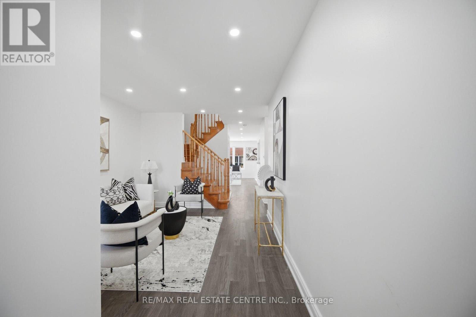 23 Brucewood Road, Brampton, Ontario  L6R 3N1 - Photo 5 - W13052898