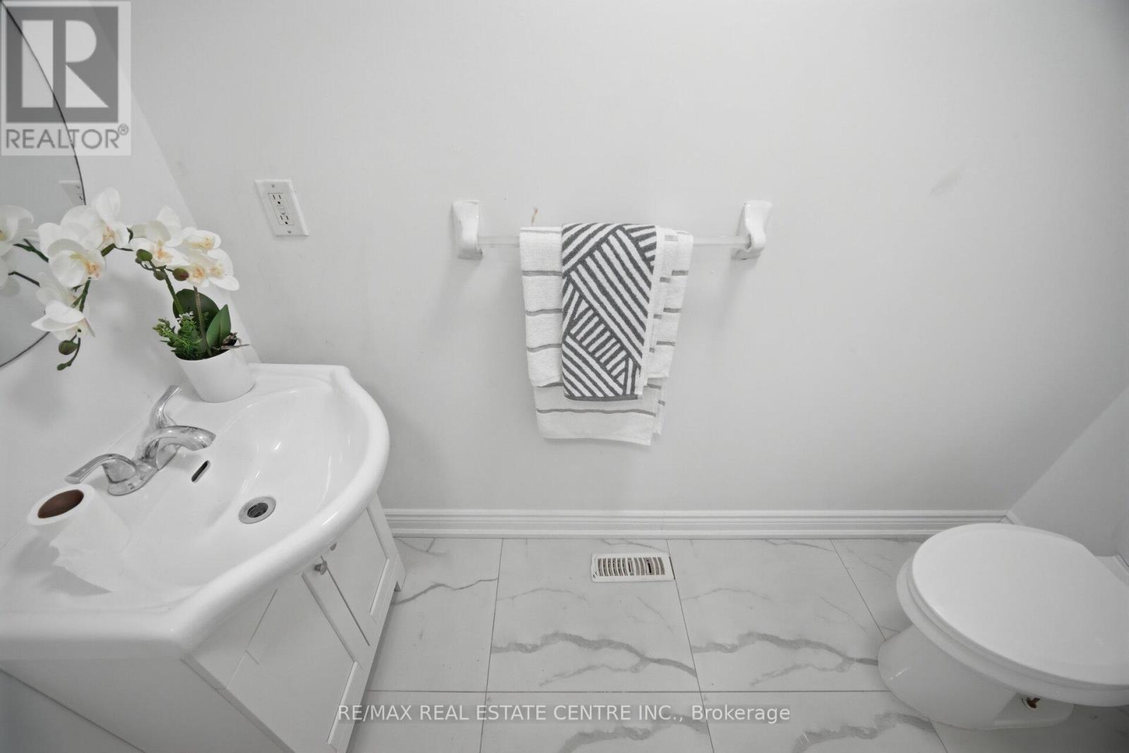 23 Brucewood Road, Brampton, Ontario  L6R 3N1 - Photo 9 - W13052898