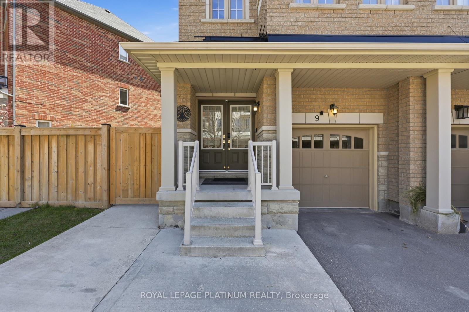 9 Rabbit Run Way, Brampton, Ontario  L6Z 0B4 - Photo 3 - W13052928