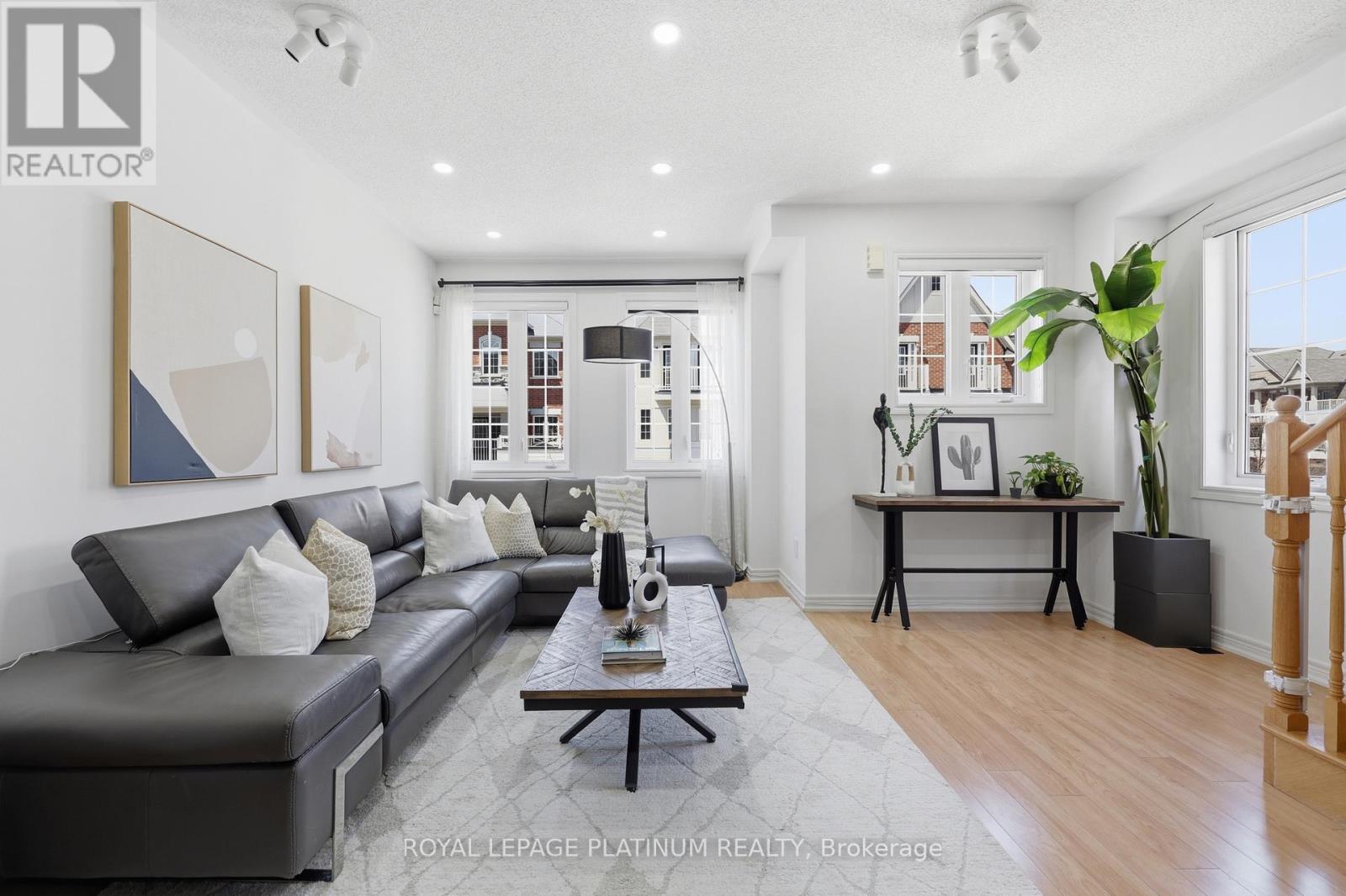 9 Rabbit Run Way, Brampton, Ontario  L6Z 0B4 - Photo 5 - W13052928