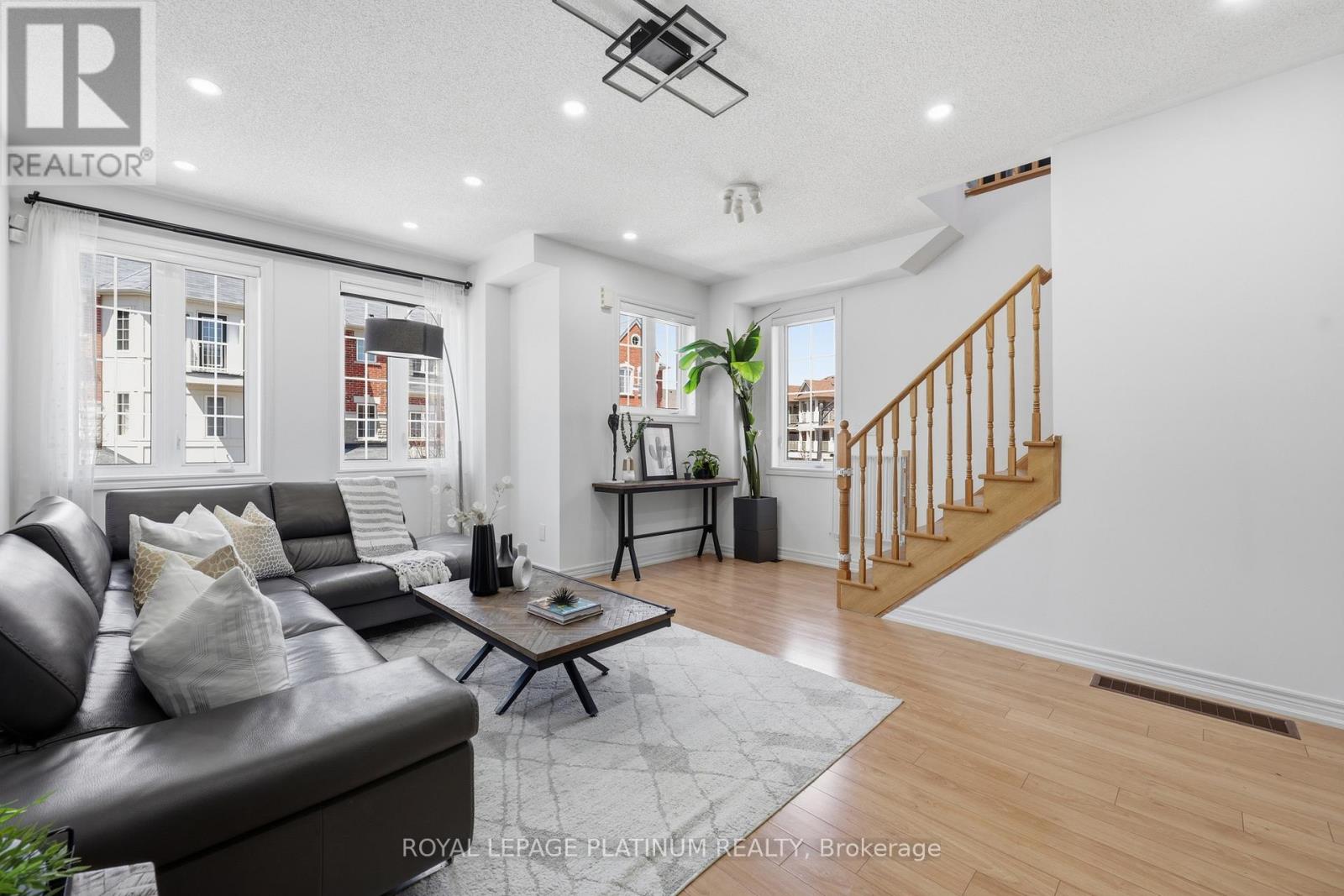 9 Rabbit Run Way, Brampton, Ontario  L6Z 0B4 - Photo 6 - W13052928