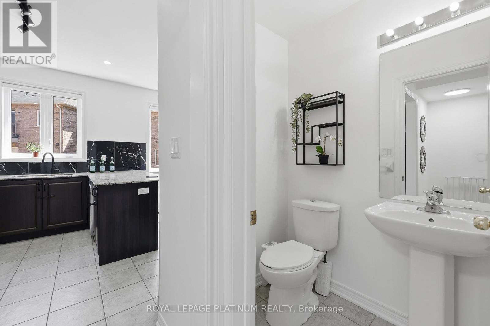 9 Rabbit Run Way, Brampton, Ontario  L6Z 0B4 - Photo 9 - W13052928