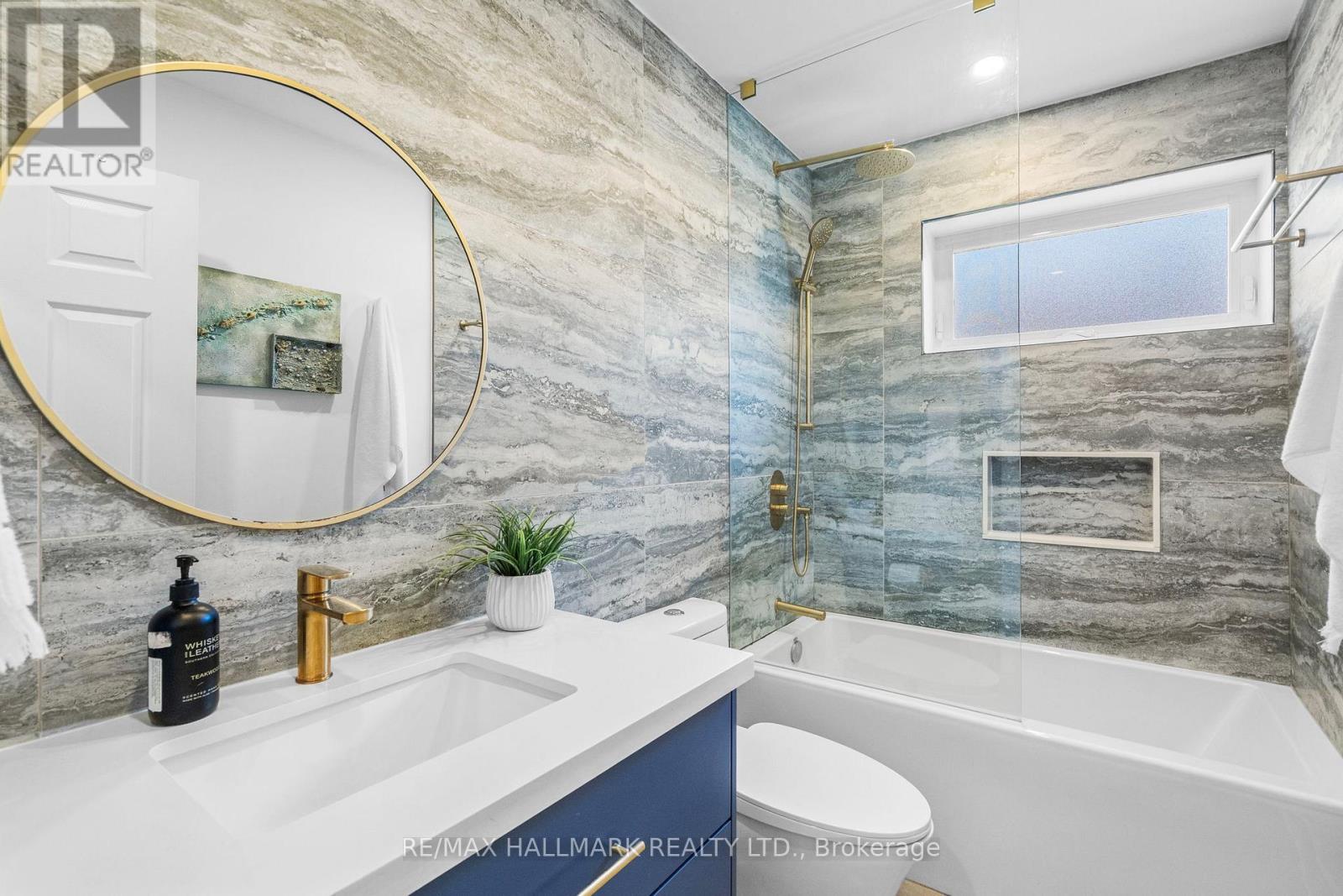 136 Lothian Avenue, Toronto, Ontario  M8Z 4L4 - Photo 12 - W13052940