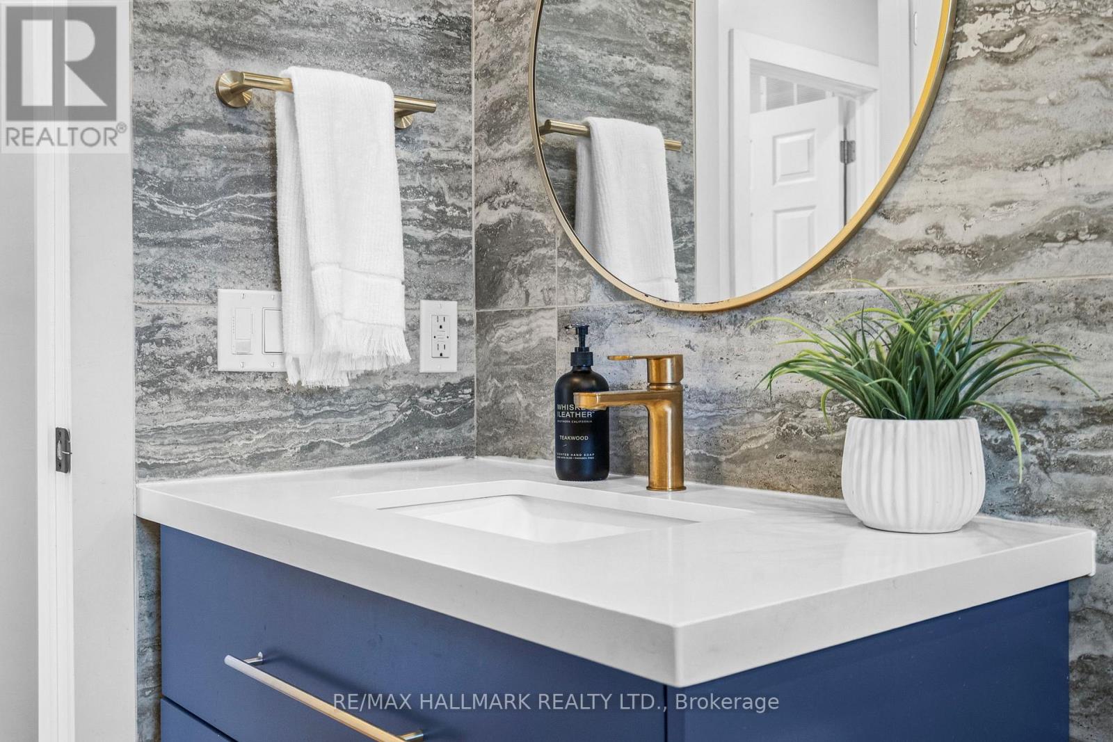 136 Lothian Avenue, Toronto, Ontario  M8Z 4L4 - Photo 13 - W13052940