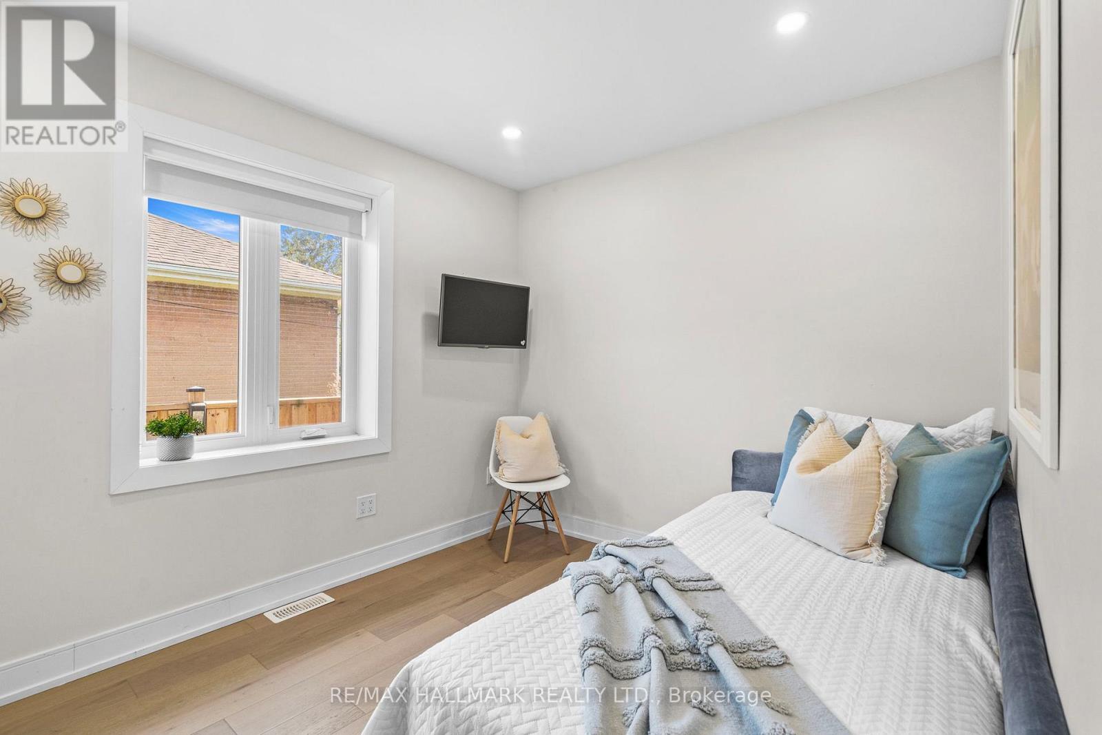 136 Lothian Avenue, Toronto, Ontario  M8Z 4L4 - Photo 14 - W13052940