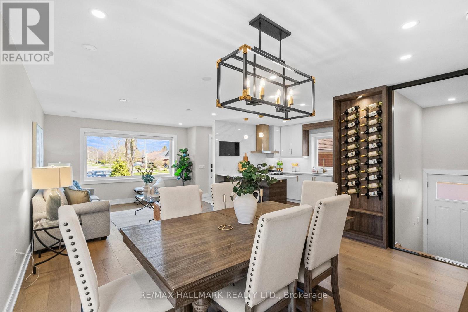 136 Lothian Avenue, Toronto, Ontario  M8Z 4L4 - Photo 3 - W13052940