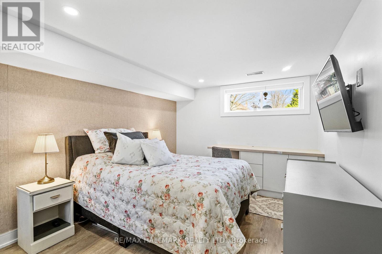 136 Lothian Avenue, Toronto, Ontario  M8Z 4L4 - Photo 34 - W13052940