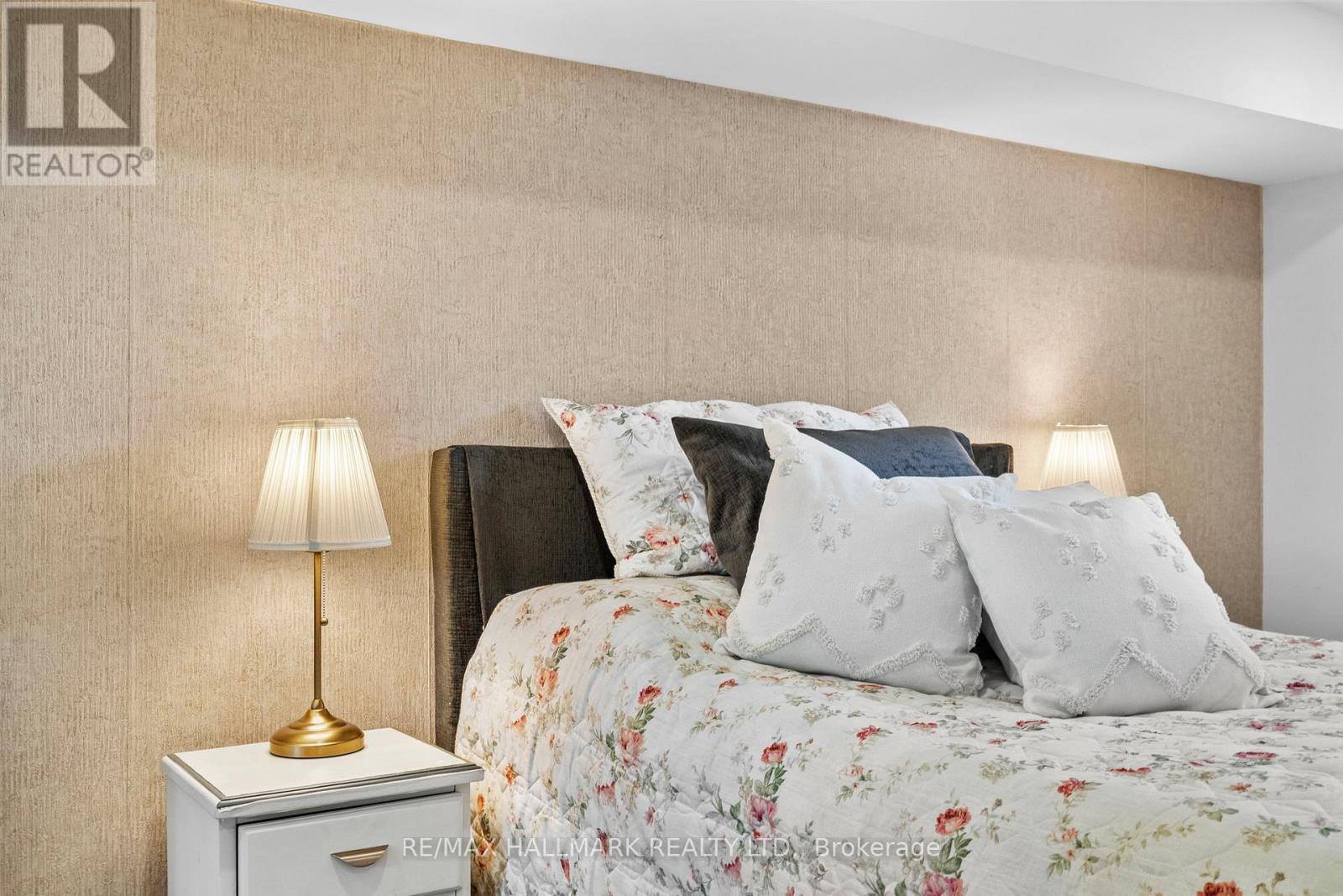 136 Lothian Avenue, Toronto, Ontario  M8Z 4L4 - Photo 35 - W13052940