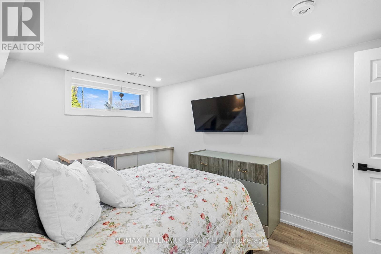 136 Lothian Avenue, Toronto, Ontario  M8Z 4L4 - Photo 37 - W13052940