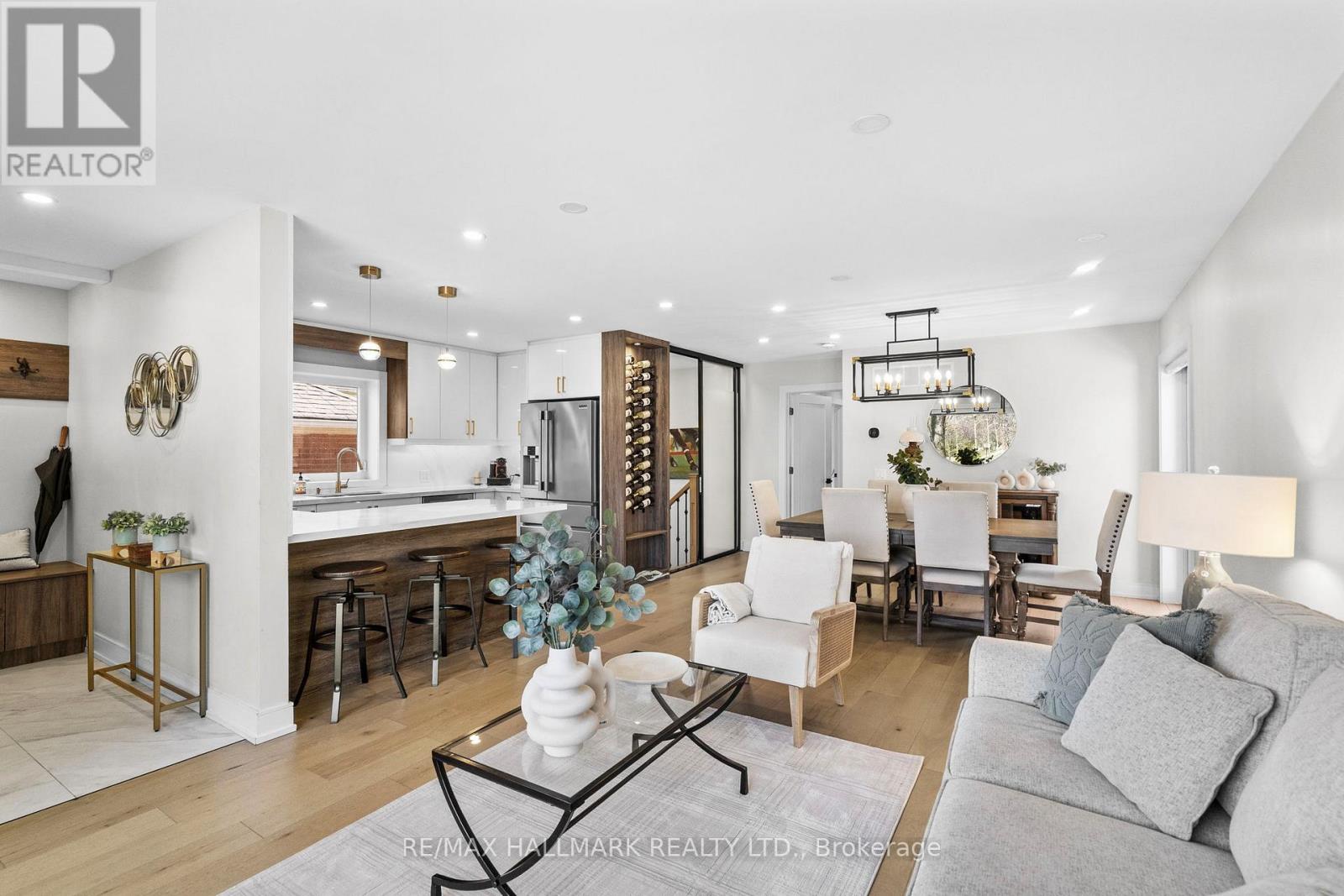 136 Lothian Avenue, Toronto, Ontario  M8Z 4L4 - Photo 6 - W13052940