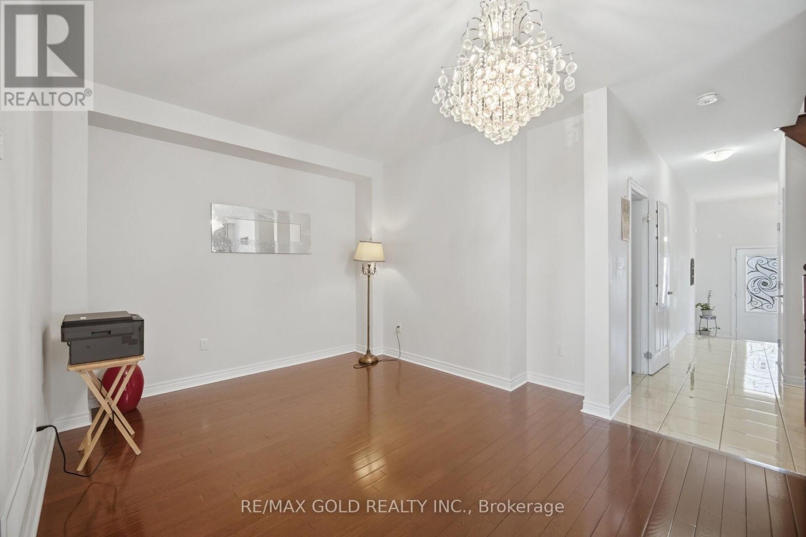 15 Perdita Road, Brampton, Ontario  L6Y 6B1 - Photo 2 - W13052958