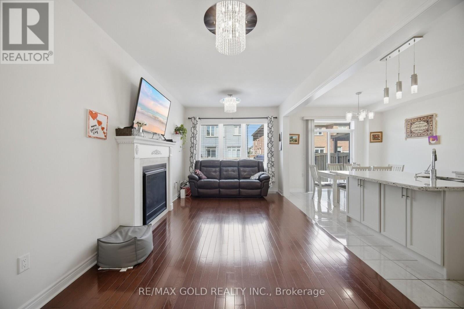 15 Perdita Road, Brampton, Ontario  L6Y 6B1 - Photo 5 - W13052958