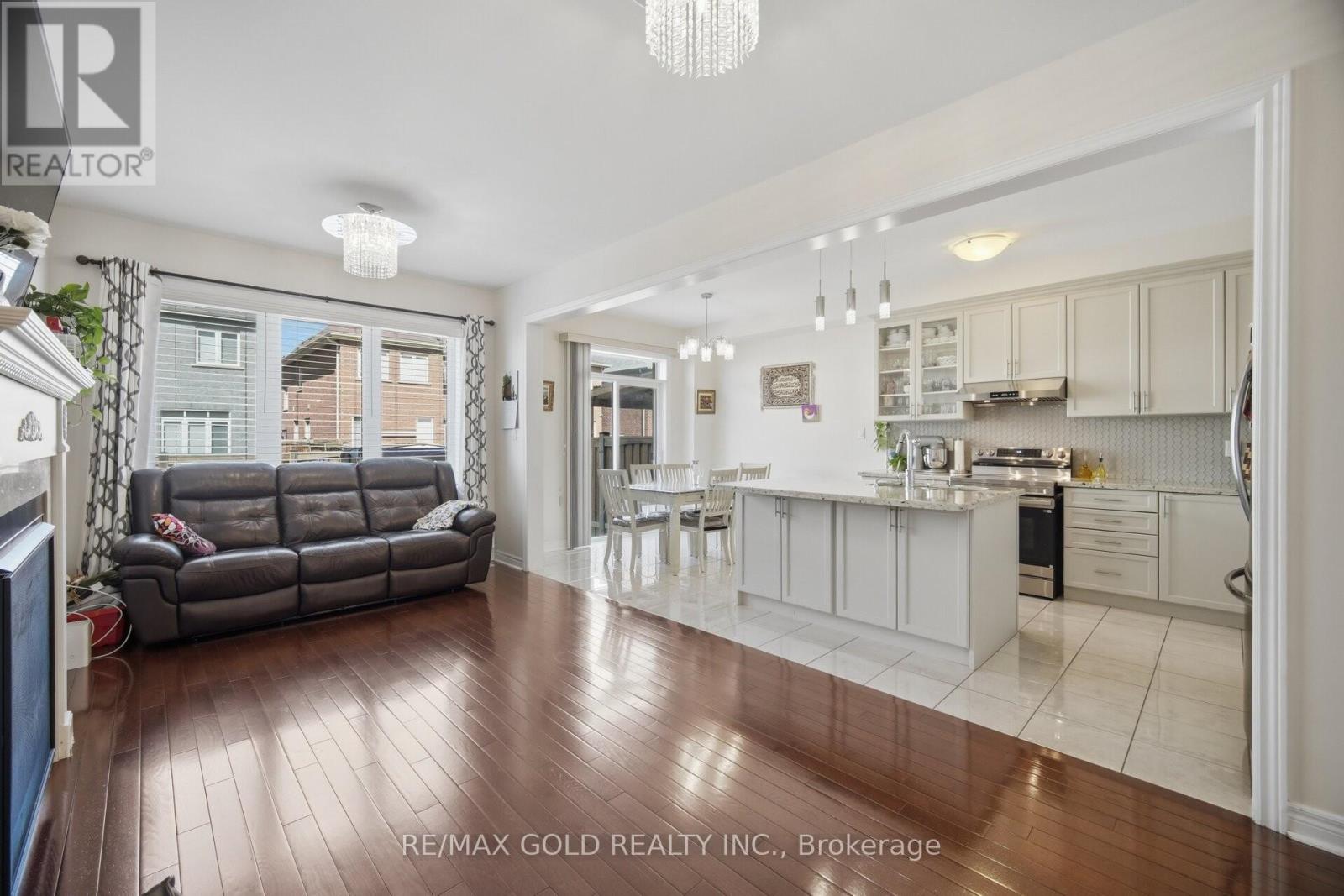 15 Perdita Road, Brampton, Ontario  L6Y 6B1 - Photo 7 - W13052958