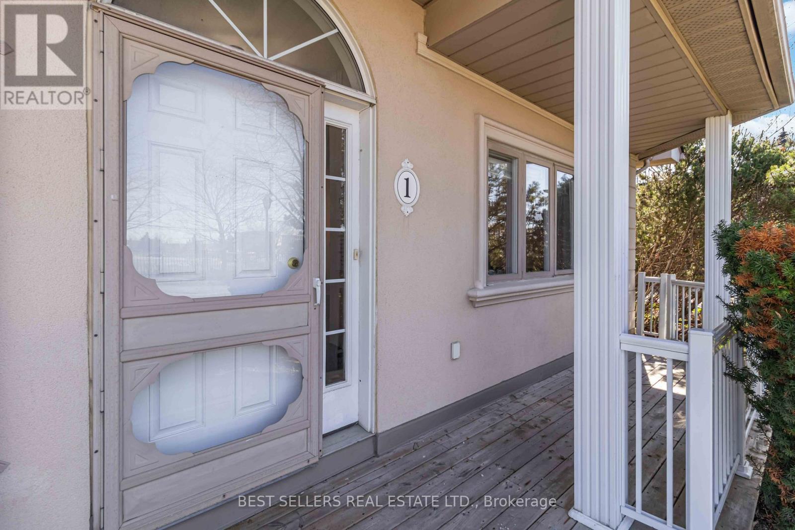 1 - 1 Ferndown Crescent, Brampton, Ontario  L6P 1C3 - Photo 3 - W13052960