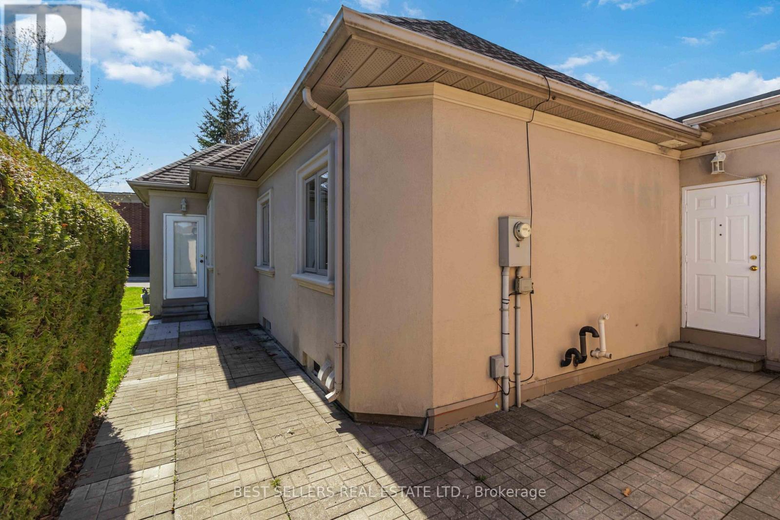 1 - 1 Ferndown Crescent, Brampton, Ontario  L6P 1C3 - Photo 37 - W13052960