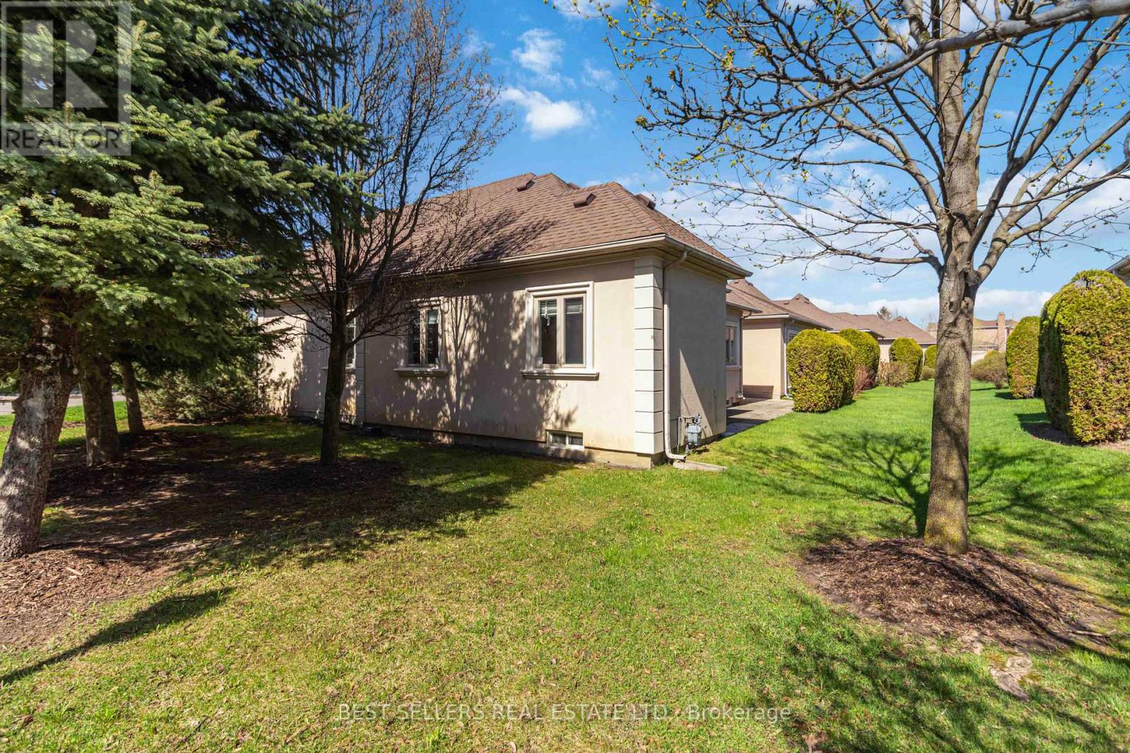 1 - 1 Ferndown Crescent, Brampton, Ontario  L6P 1C3 - Photo 39 - W13052960