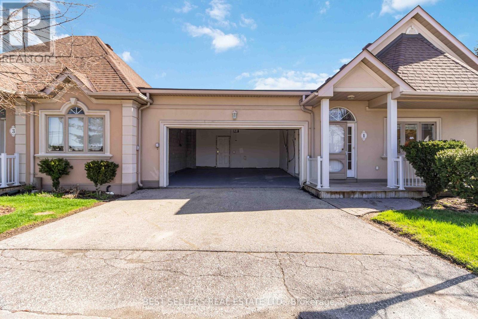 1 - 1 Ferndown Crescent, Brampton, Ontario  L6P 1C3 - Photo 40 - W13052960