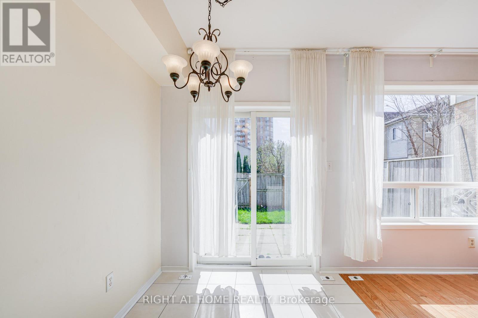 34 - 1222 Parkwest Place, Mississauga, Ontario  L5E 3K9 - Photo 14 - W13052976