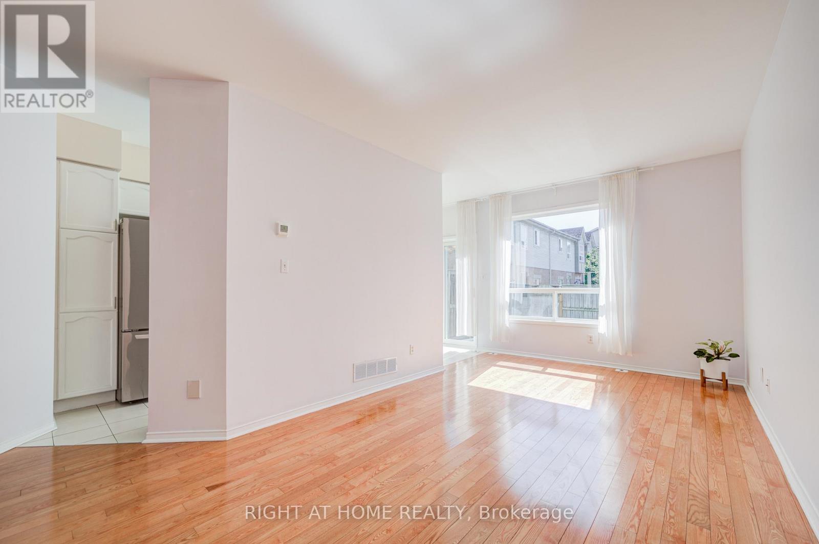 34 - 1222 Parkwest Place, Mississauga, Ontario  L5E 3K9 - Photo 7 - W13052976