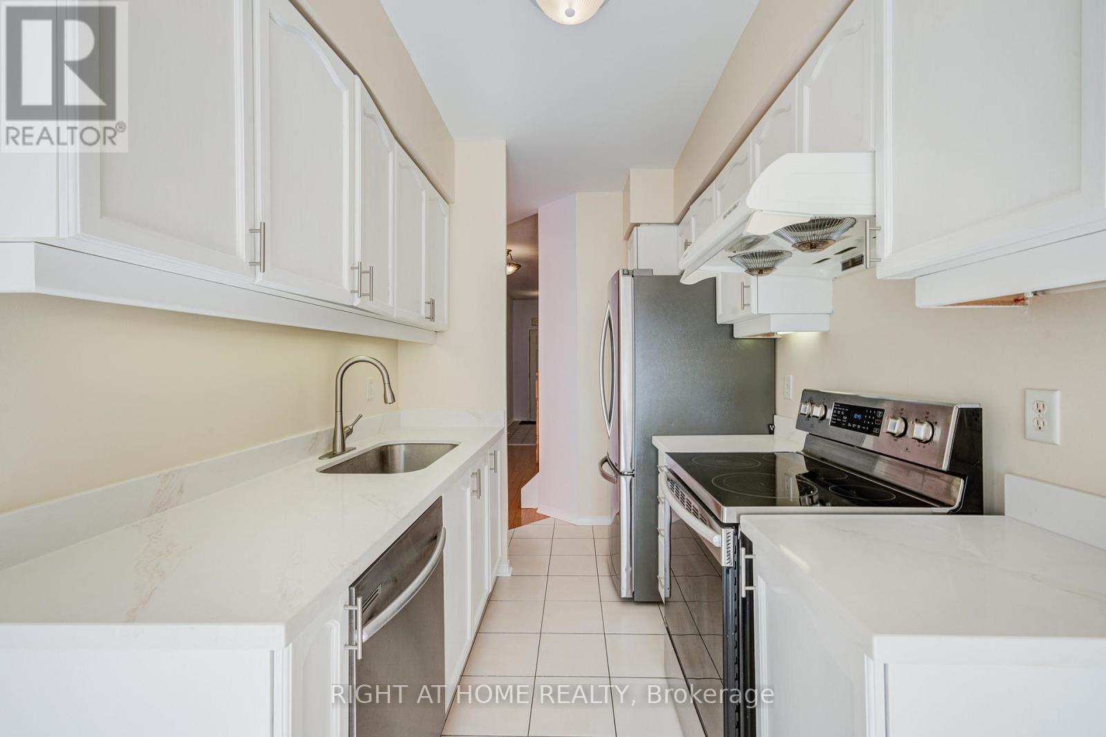 34 - 1222 Parkwest Place, Mississauga, Ontario  L5E 3K9 - Photo 9 - W13052976