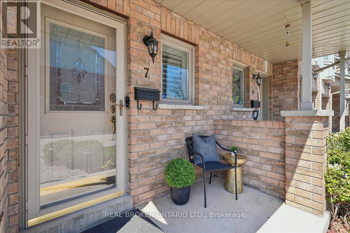 Unit 7 - 1385 Lakeshore Road W, Mississauga, Ontario  L5J 4T6 - Photo 2 - W13053010