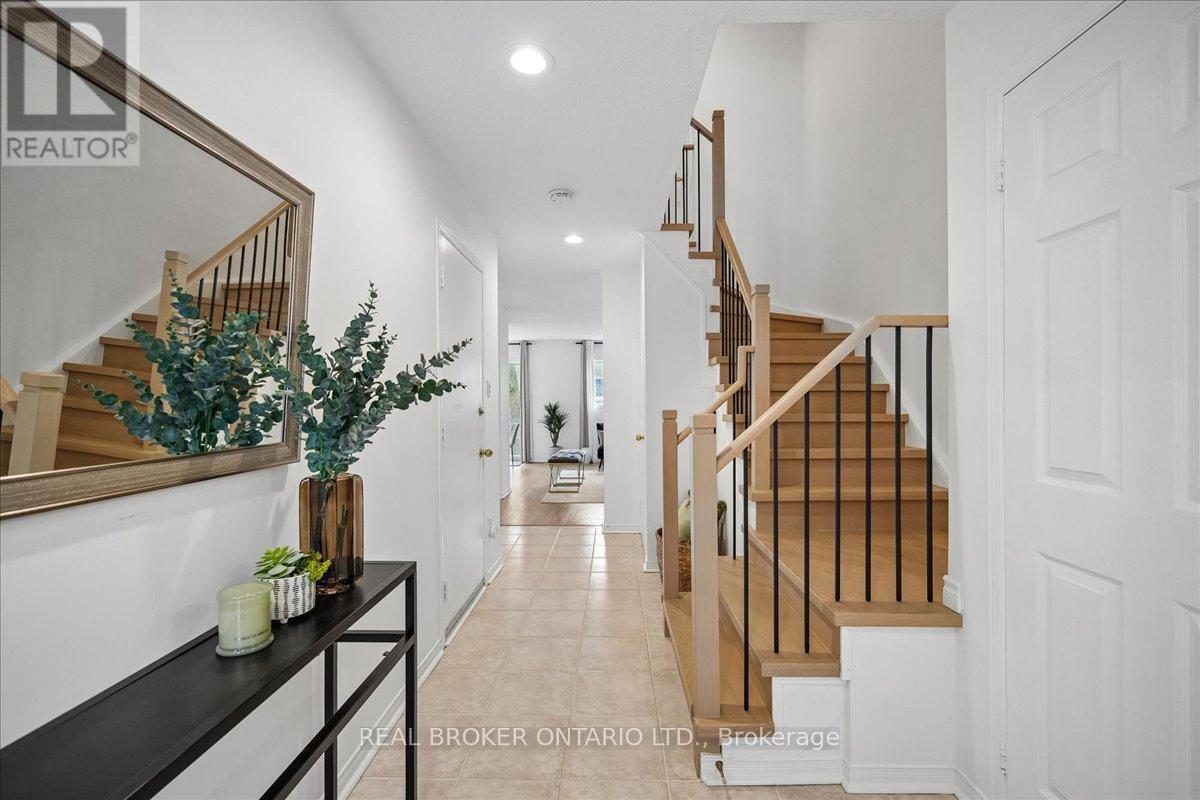 Unit 7 - 1385 Lakeshore Road W, Mississauga, Ontario  L5J 4T6 - Photo 3 - W13053010