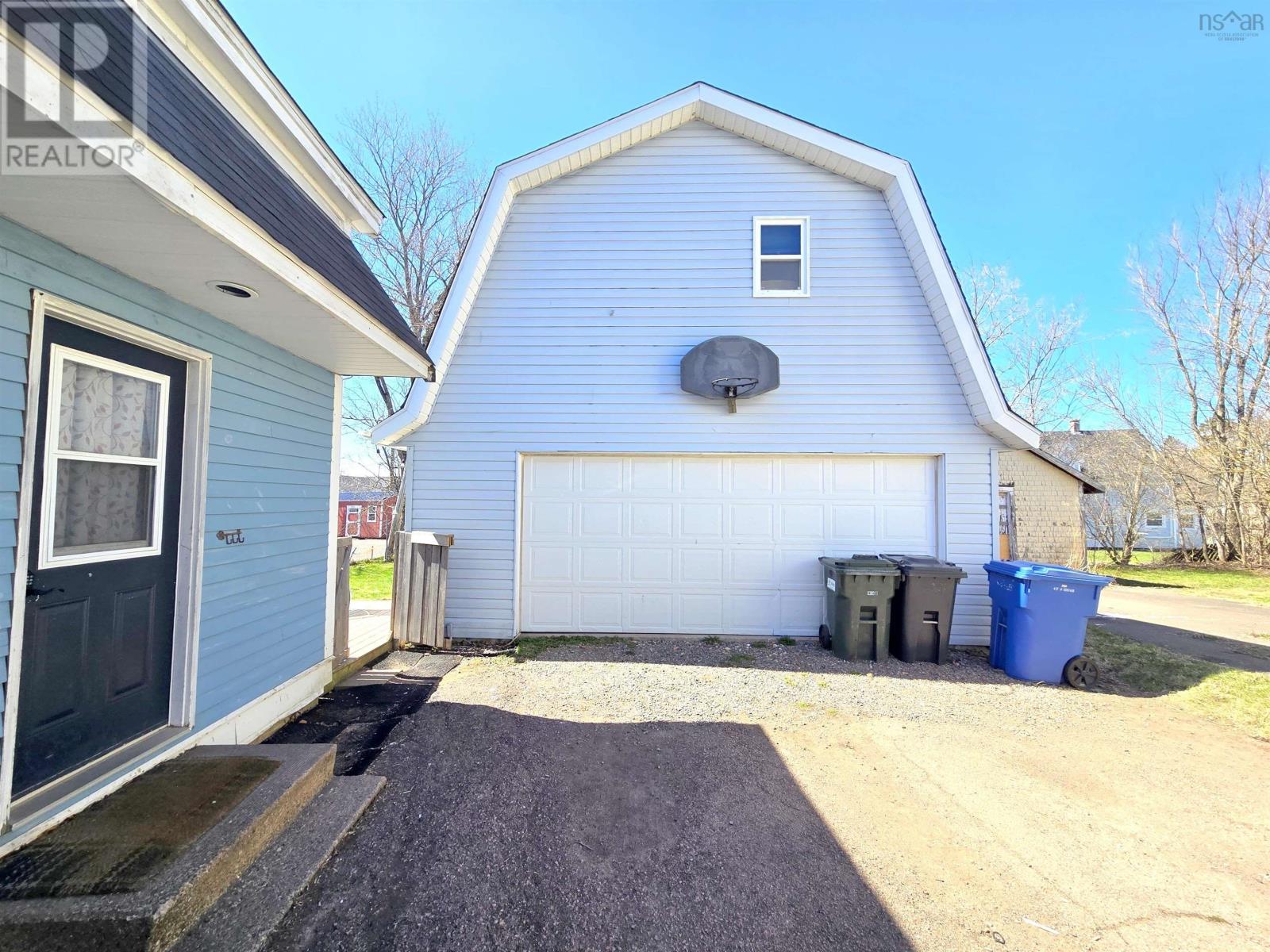 13 West Victoria Street, Amherst, Nova Scotia  B4H 1B7 - Photo 3 - 202608827