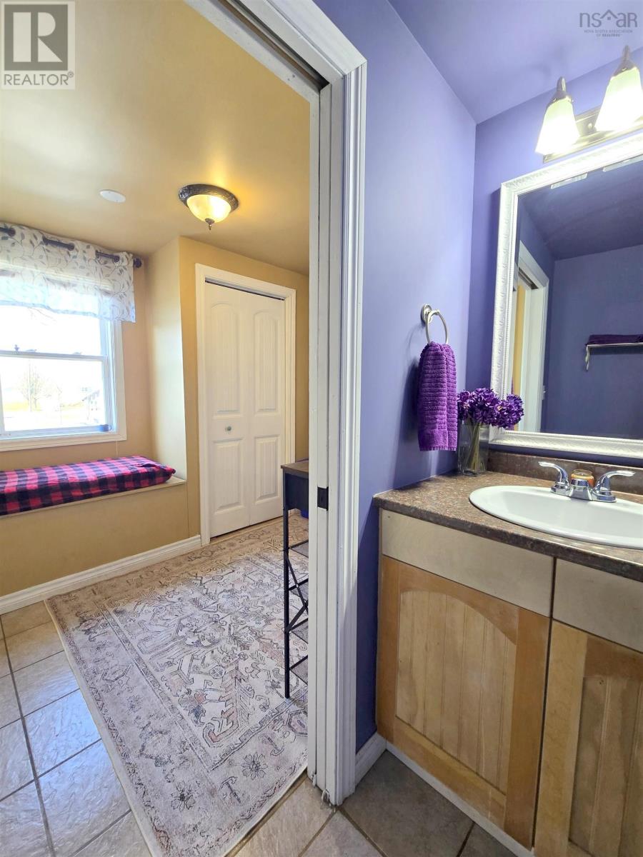 13 West Victoria Street, Amherst, Nova Scotia  B4H 1B7 - Photo 7 - 202608827