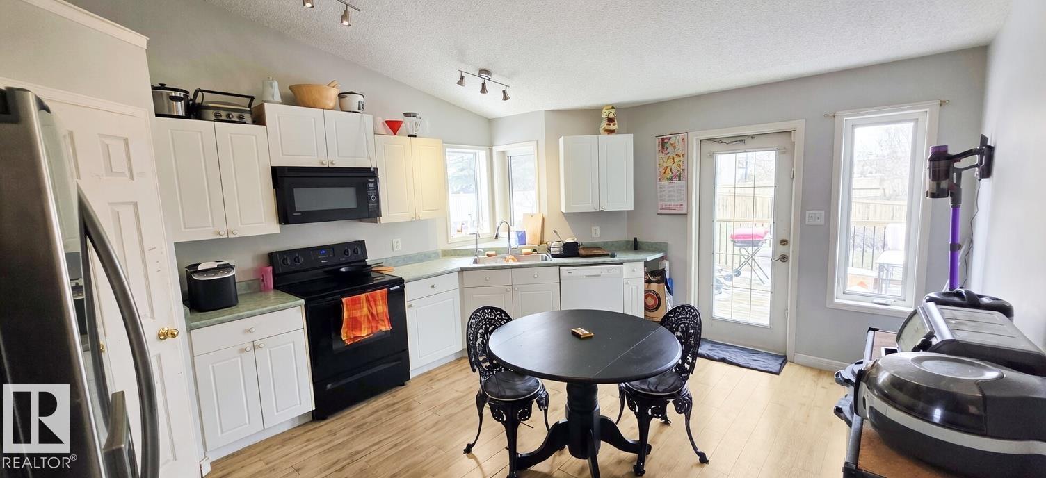 9218 163 Av Nw, Edmonton, Alberta  T5Z 3M8 - Photo 14 - E4484454