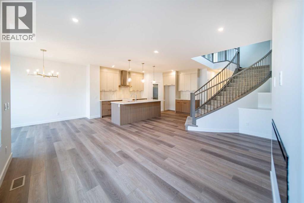 73 Royston Grove Nw, Calgary, Alberta  T3L 0M3 - Photo 11 - A2291753