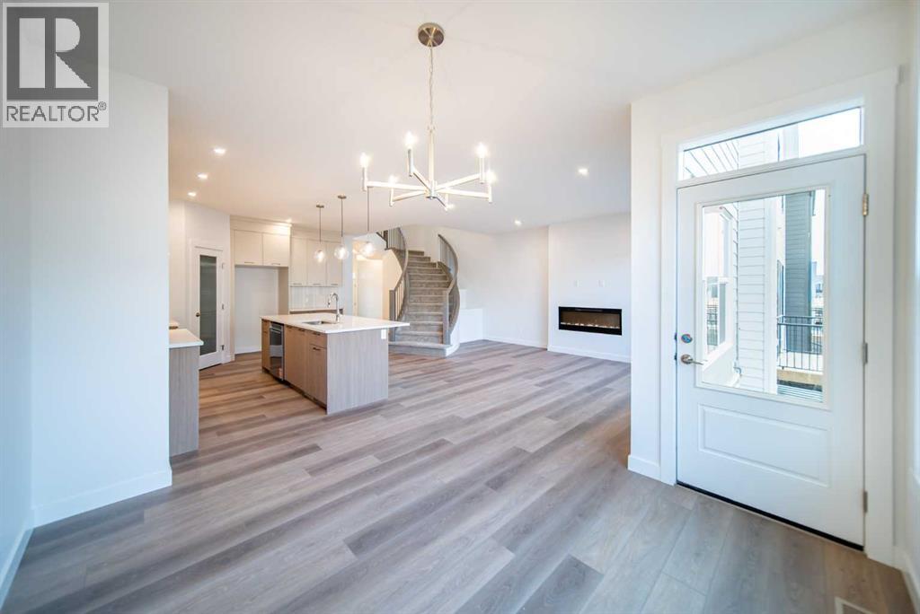 73 Royston Grove Nw, Calgary, Alberta  T3L 0M3 - Photo 9 - A2291753