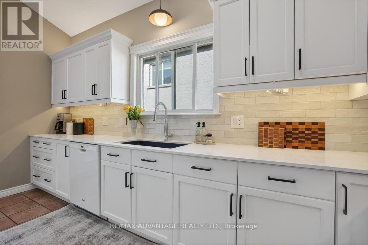 663 Thornwood Drive, London North, Ontario  N6H 5S6 - Photo 12 - X13053122