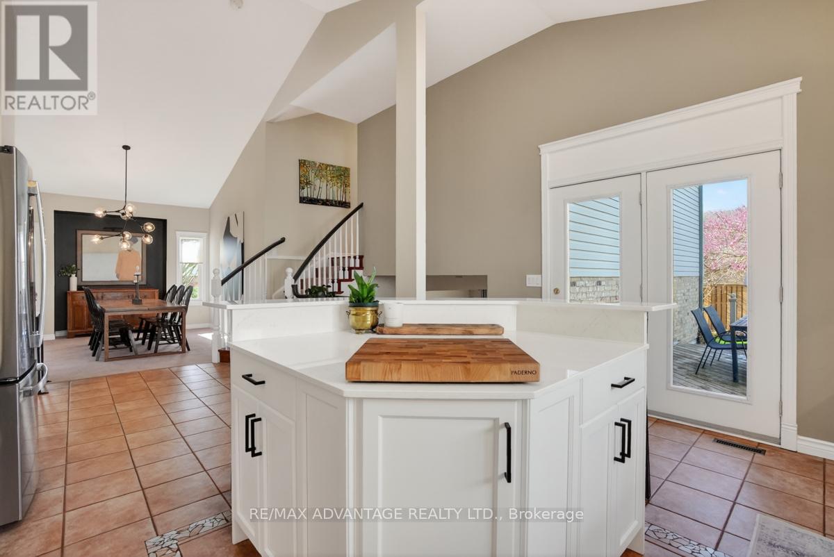 663 Thornwood Drive, London North, Ontario  N6H 5S6 - Photo 13 - X13053122