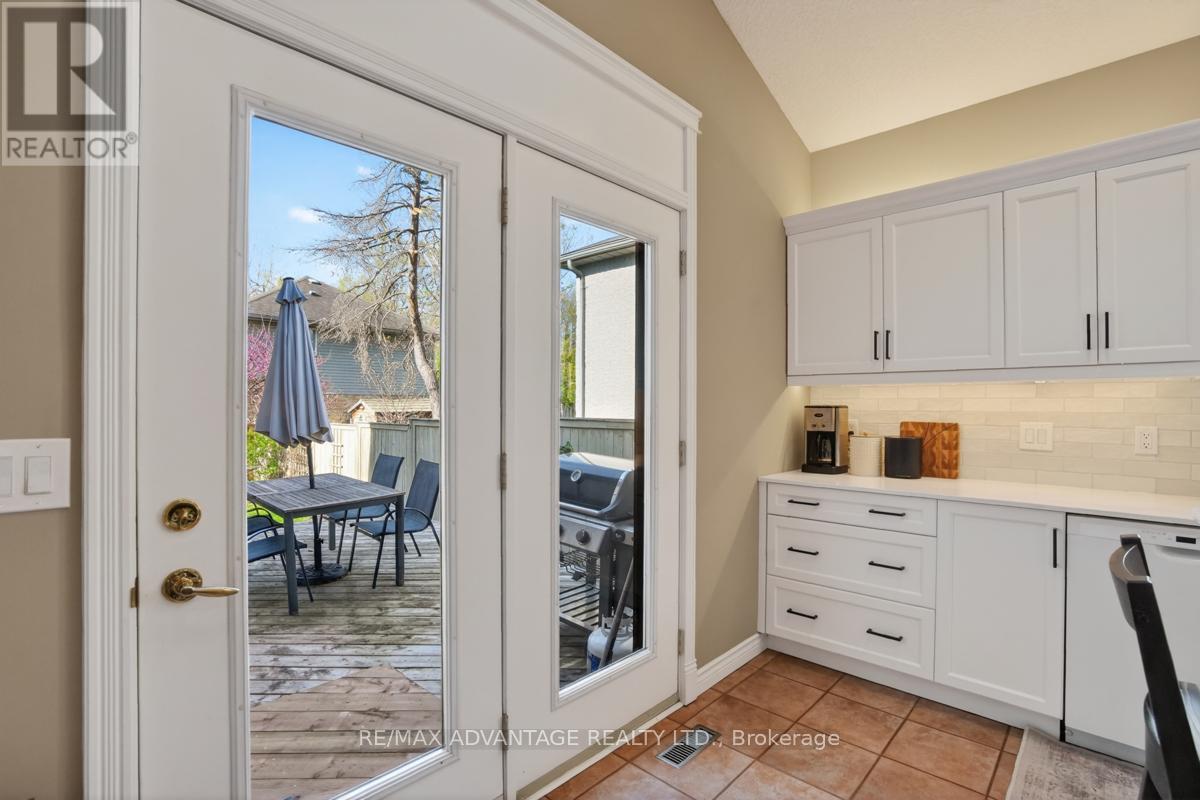 663 Thornwood Drive, London North, Ontario  N6H 5S6 - Photo 15 - X13053122