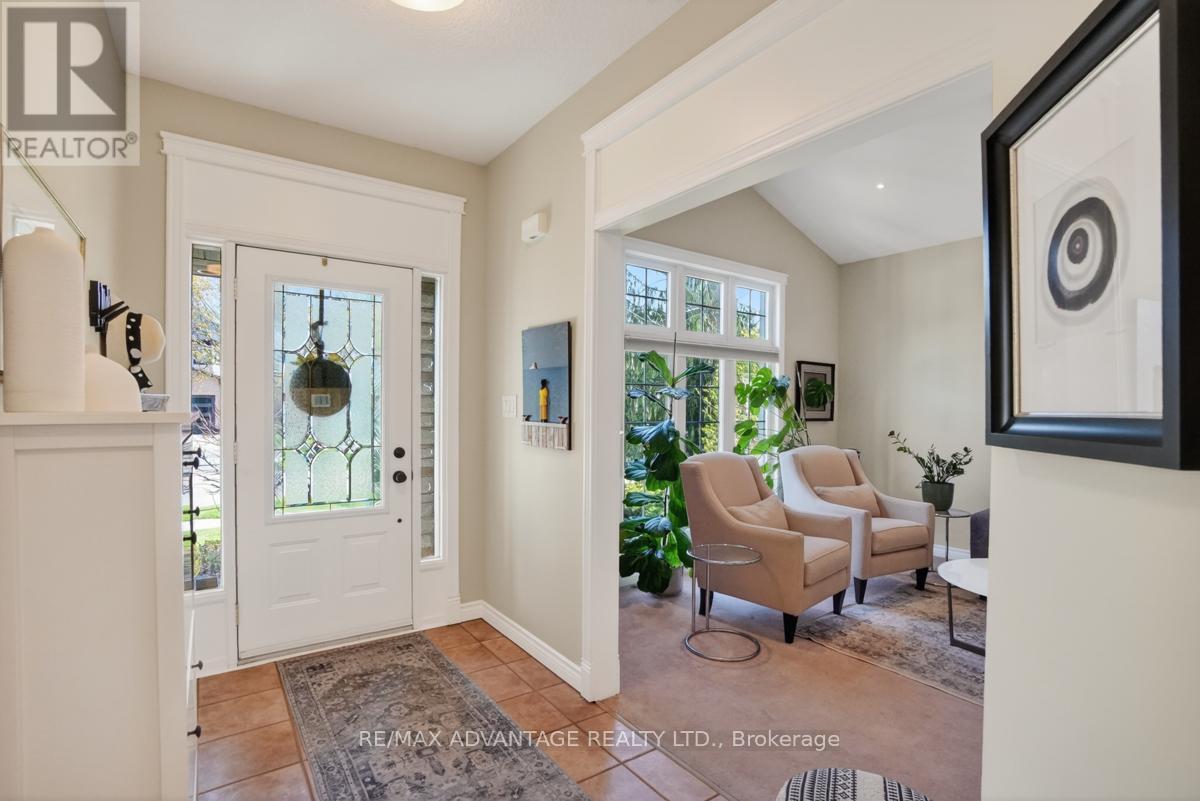 663 Thornwood Drive, London North, Ontario  N6H 5S6 - Photo 2 - X13053122