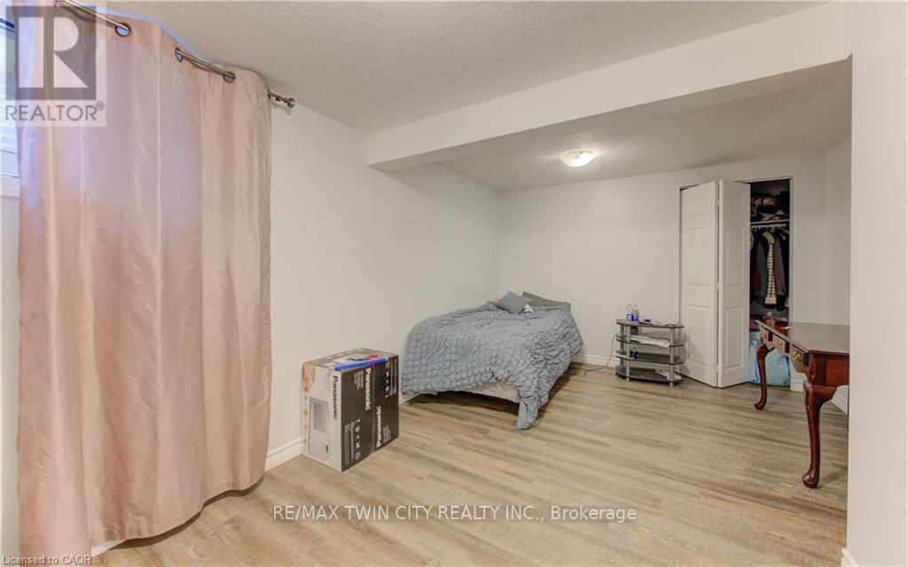 110 Hazelglen Drive, Kitchener, Ontario  N2M 2E5 - Photo 28 - X13052840