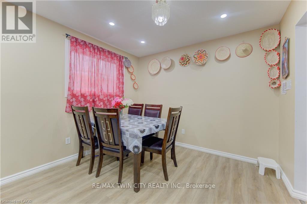 110 Hazelglen Drive, Kitchener, Ontario  N2M 2E5 - Photo 8 - X13052840